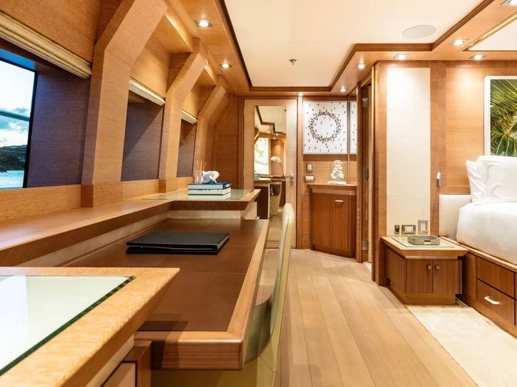 NORMA JEAN Palmer Johnson Master Desk NORMA JEAN Palmer Johnson Master Desk