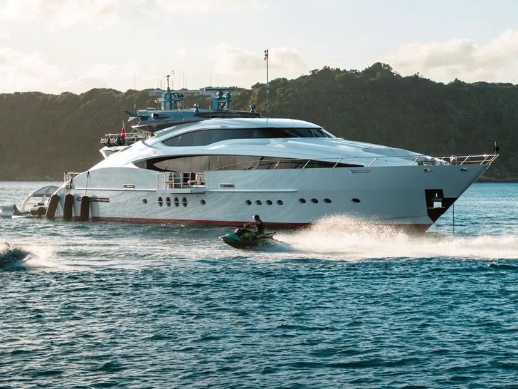 NORMA JEAN Palmer Johnson Running NORMA JEAN Palmer Johnson Running