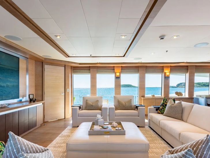 NORMA JEAN Palmer Johnson Salon 1 NORMA JEAN Palmer Johnson Salon 1