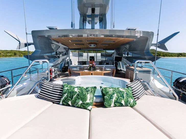 NORMA JEAN Palmer Johnson Sundeck Full NORMA JEAN Palmer Johnson Sundeck Full