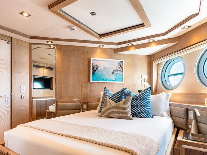 NORMA JEAN Palmer Johnson VIP 2 NORMA JEAN Palmer Johnson VIP 2