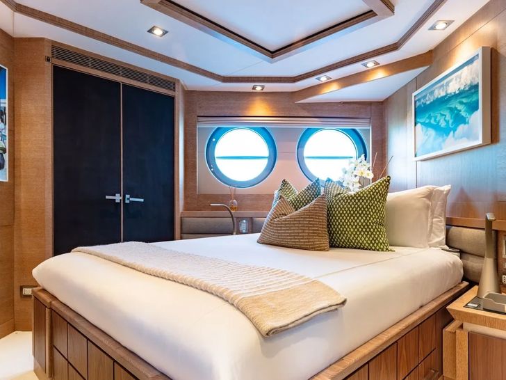 NORMA JEAN Palmer Johnson VIP NORMA JEAN Palmer Johnson VIP