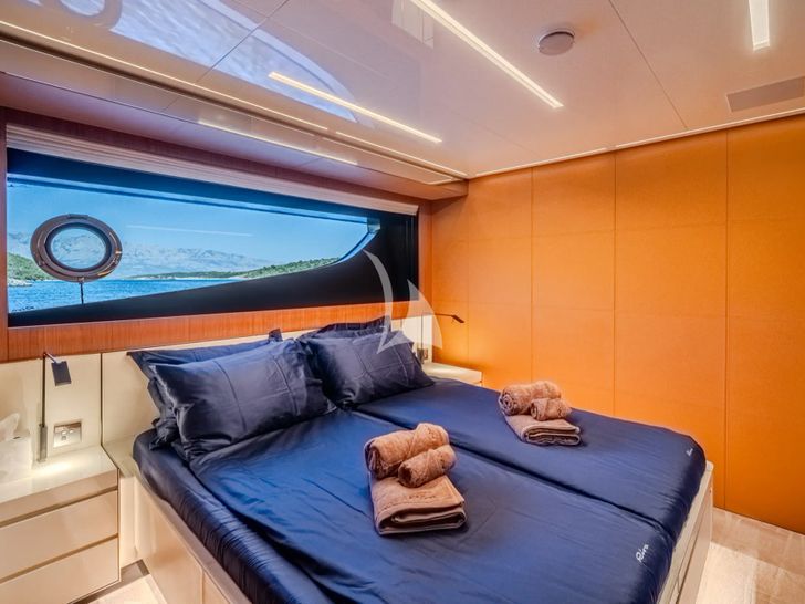 NO STRESS 888 Riva Corsaro 100 - VIP cabin 1 NO STRESS 888 Riva Corsaro 100 - VIP cabin 1