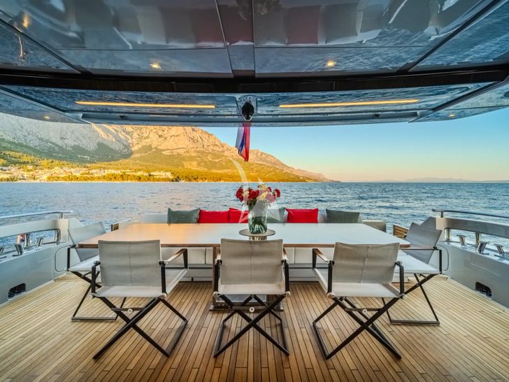 NO STRESS 888 Riva Corsaro 100 - aft deck NO STRESS 888 Riva Corsaro 100 - aft deck