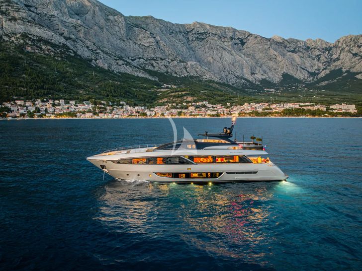 NO STRESS 888 Riva Corsaro 100 - at night NO STRESS 888 Riva Corsaro 100 - at night