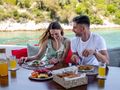 NO STRESS 888 Riva Corsaro 100 - guests dining alfresco NO STRESS 888 Riva Corsaro 100 - guests dining alfresco