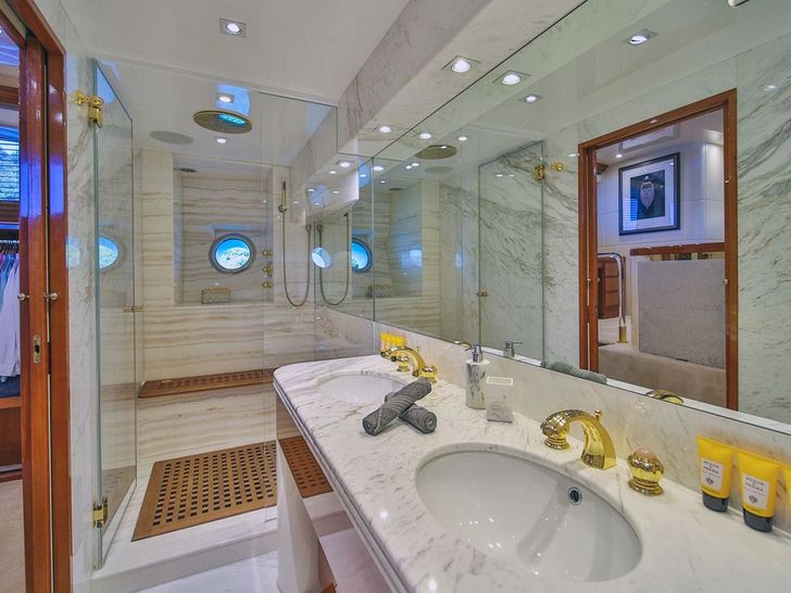 NOVELA CBI Navi Custom 30m - master cabin bathroom NOVELA CBI Navi Custom 30m - master cabin bathroom