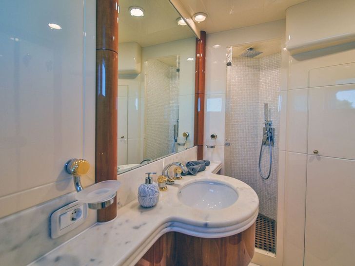NOVELA CBI Navi Custom 30m - twin cabin 1 bathroom NOVELA CBI Navi Custom 30m - twin cabin 1 bathroom