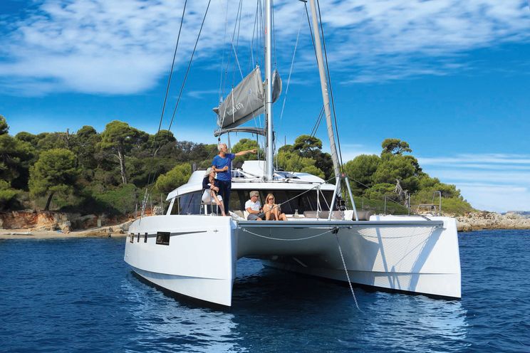 Charter Yacht Nautitech 46 Fly - 6 Cabins(4 Double + 2 Single)- 2019 - Athens - Mykonos - Paros