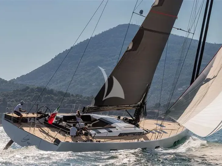 O2 Mylius 76 - sailing in action O2 Mylius 76 - sailing in action