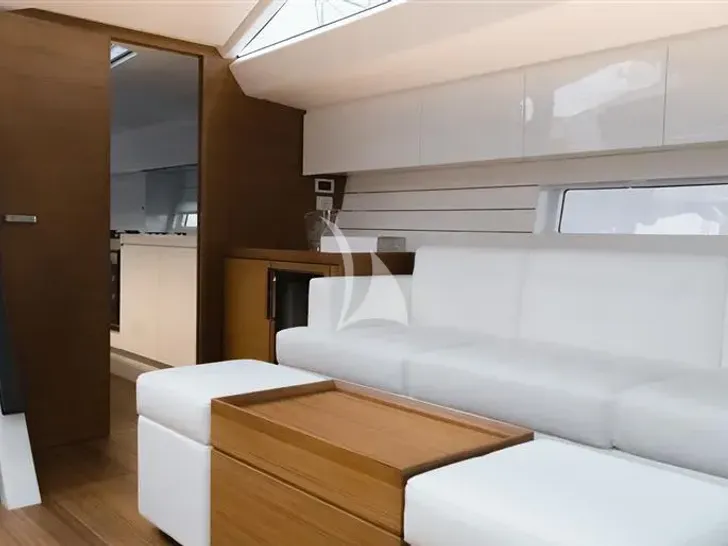 O2 Mylius 76 - saloon seating O2 Mylius 76 - saloon seating