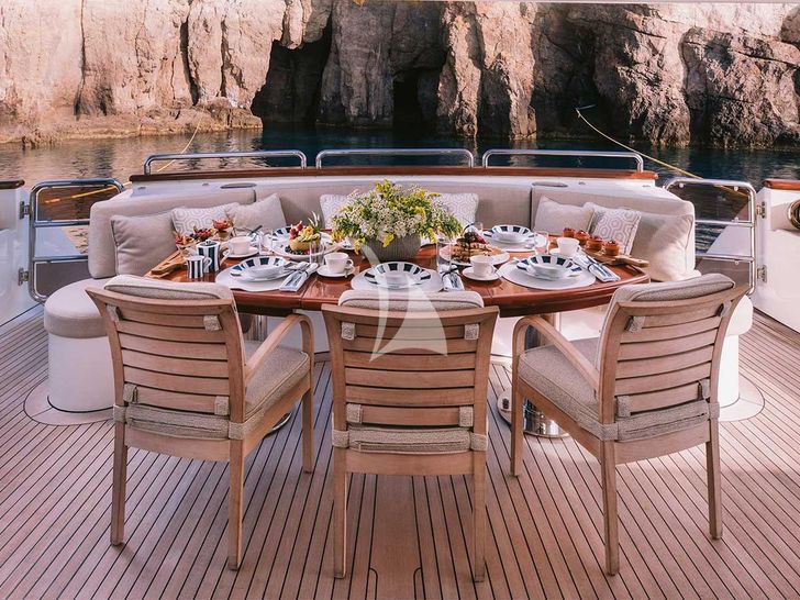 OAK Benetti Classic 115 - alfresco dining area OAK Benetti Classic 115 - alfresco dining area