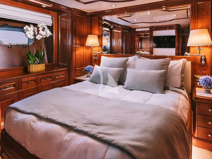OAK Benetti Classic 115 - VIP cabin 1 OAK Benetti Classic 115 - VIP cabin 1
