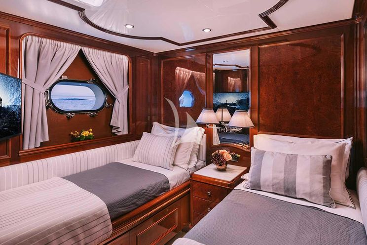 Charter Yacht OAK - Benetti Classic 115 - 5 Cabins - Athens - Mykonos - Cyclades - Greece