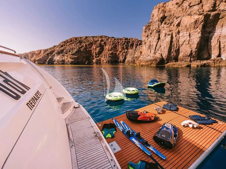 OAK Benetti Classic 115 - water toys OAK Benetti Classic 115 - water toys