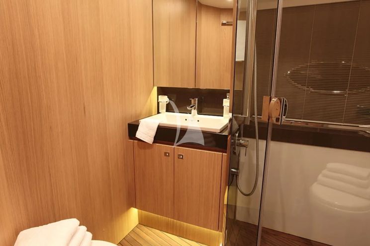 Charter Yacht OBSESSIO - Princess 72 - 4 Cabins - Antibes - Cannes - Nice - St Tropez - French Riviera - Monaco