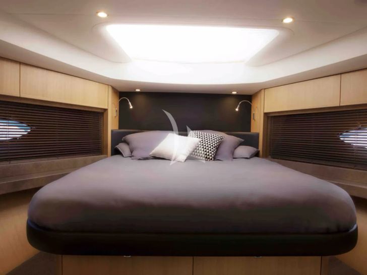 OBSESSIO Princess 72 - VIP cabin OBSESSIO Princess 72 - VIP cabin