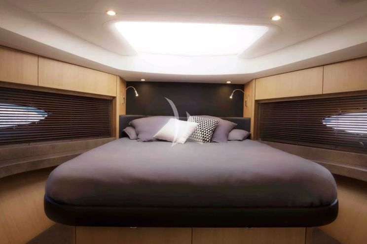 Charter Yacht OBSESSIO - Princess 72 - 4 Cabins - Antibes - Cannes - Nice - St Tropez - French Riviera - Monaco