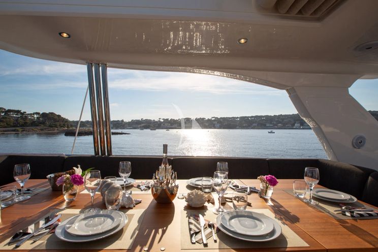 Charter Yacht OBSESSIO - Princess 72 - 4 Cabins - Antibes - Cannes - Nice - St Tropez - French Riviera - Monaco