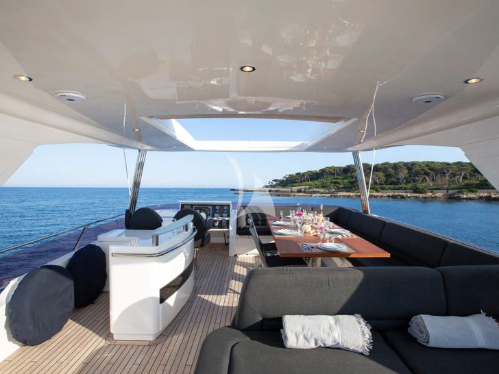 OBSESSIO Princess 72 - flybridge OBSESSIO Princess 72 - flybridge