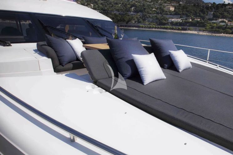 Charter Yacht OBSESSIO - Princess 72 - 4 Cabins - Antibes - Cannes - Nice - St Tropez - French Riviera - Monaco