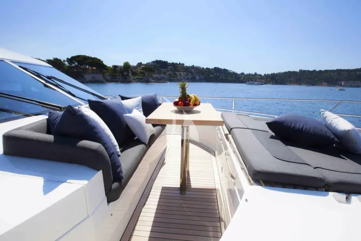 Charter Yacht OBSESSIO - Princess 72 - 4 Cabins - Antibes - Cannes - Nice - St Tropez - French Riviera - Monaco