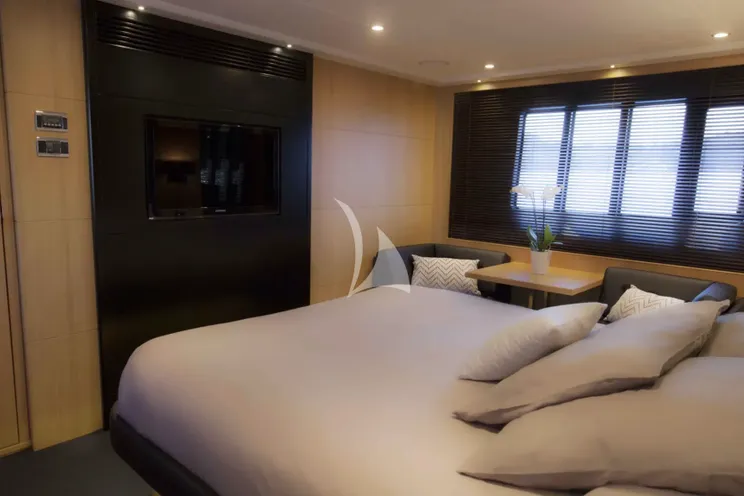 Charter Yacht OBSESSIO - Princess 72 - 4 Cabins - Antibes - Cannes - Nice - St Tropez - French Riviera - Monaco