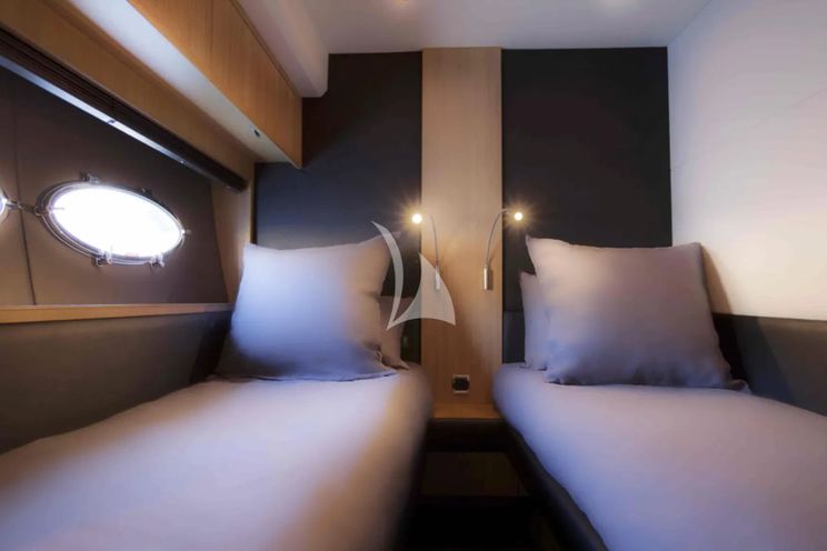 Charter Yacht OBSESSIO - Princess 72 - 4 Cabins - Antibes - Cannes - Nice - St Tropez - French Riviera - Monaco