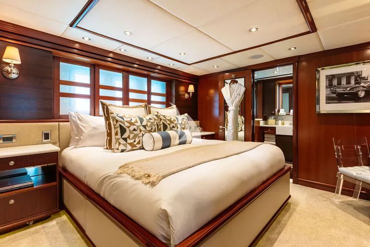 Charter Yacht OCEAN CLUB - Trinity Yachts 164 - 5 Cabins - Newport - Nantucket - Martha's Vineyard - New England - USA