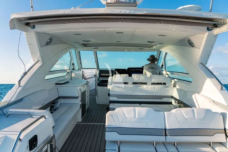 Charter Yacht OCEAN CLUB - Trinity Yachts 164 - 5 Cabins - Newport - Nantucket - Martha's Vineyard - New England - USA