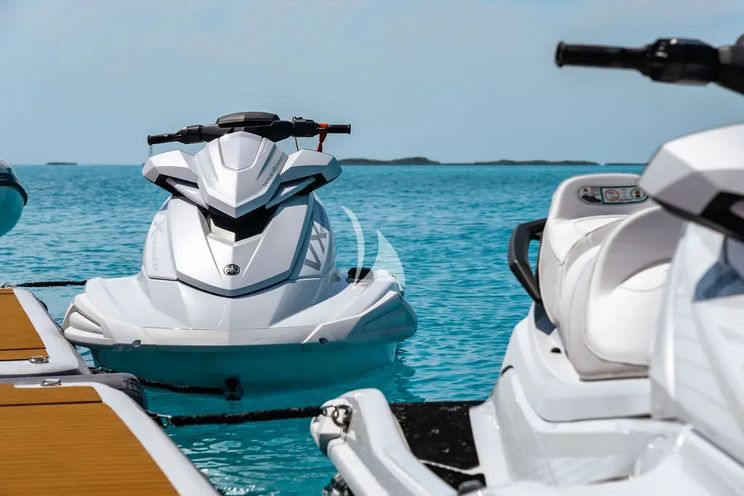 Charter Yacht OCEAN CLUB - Trinity Yachts 164 - 5 Cabins - Newport - Nantucket - Martha's Vineyard - New England - USA