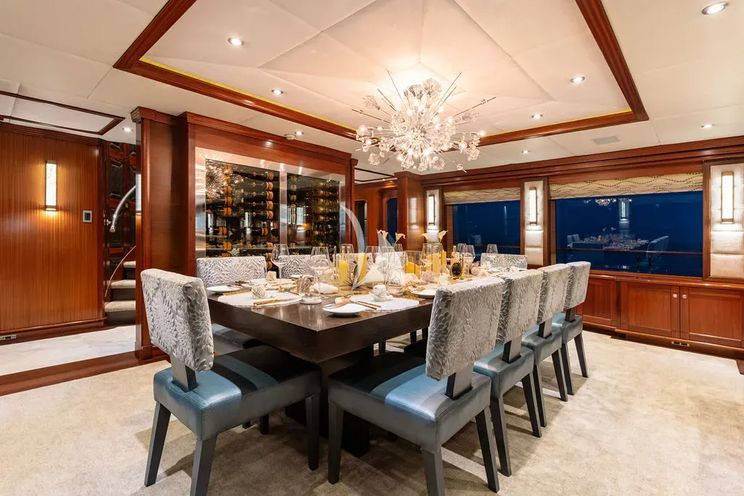 Charter Yacht OCEAN CLUB - Trinity Yachts 164 - 5 Cabins - Newport - Nantucket - Martha's Vineyard - New England - USA