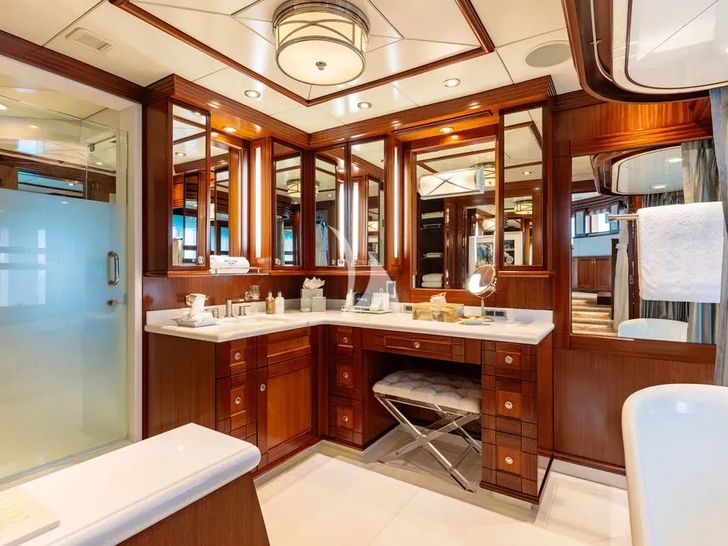 OCEAN CLUB Trinity Yachts 164 - master cabin bathroom HERS OCEAN CLUB Trinity Yachts 164 - master cabin bathroom HERS