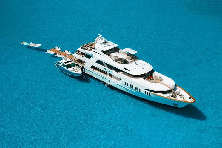 Charter Yacht OCEAN CLUB - Trinity Yachts 164 - 5 Cabins - Newport - Nantucket - Martha's Vineyard - New England - USA