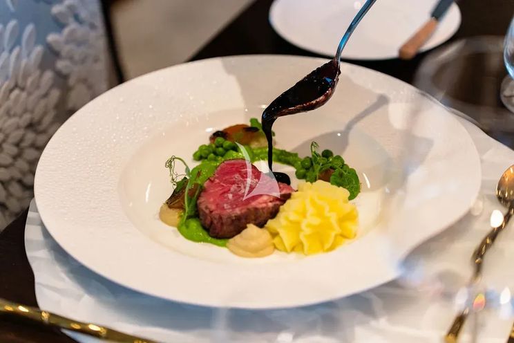 Charter Yacht OCEAN CLUB - Trinity Yachts 164 - 5 Cabins - Newport - Nantucket - Martha's Vineyard - New England - USA