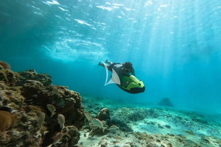 Charter Yacht OCEAN CLUB - Trinity Yachts 164 - 5 Cabins - Newport - Nantucket - Martha's Vineyard - New England - USA