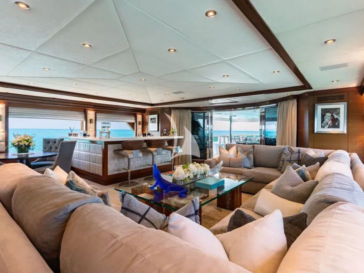 OCEAN CLUB Trinity Yachts 164 - sky lounge OCEAN CLUB Trinity Yachts 164 - sky lounge
