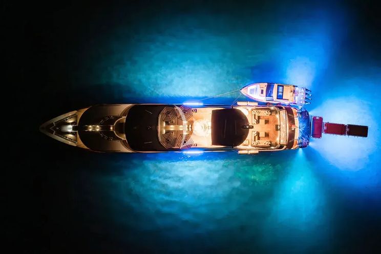 Charter Yacht OCEAN CLUB - Trinity Yachts 164 - 5 Cabins - Newport - Nantucket - Martha's Vineyard - New England - USA