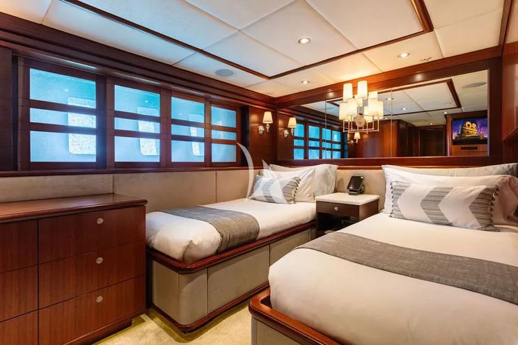 Charter Yacht OCEAN CLUB - Trinity Yachts 164 - 5 Cabins - Newport - Nantucket - Martha's Vineyard - New England - USA