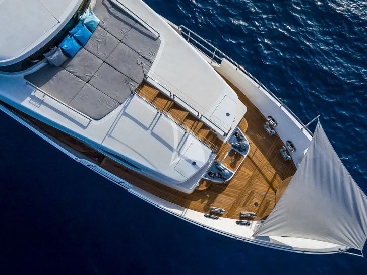 OCEAN DRIVE Benetti Delfino 92 - foredeck aerial shot OCEAN DRIVE Benetti Delfino 92 - foredeck aerial shot