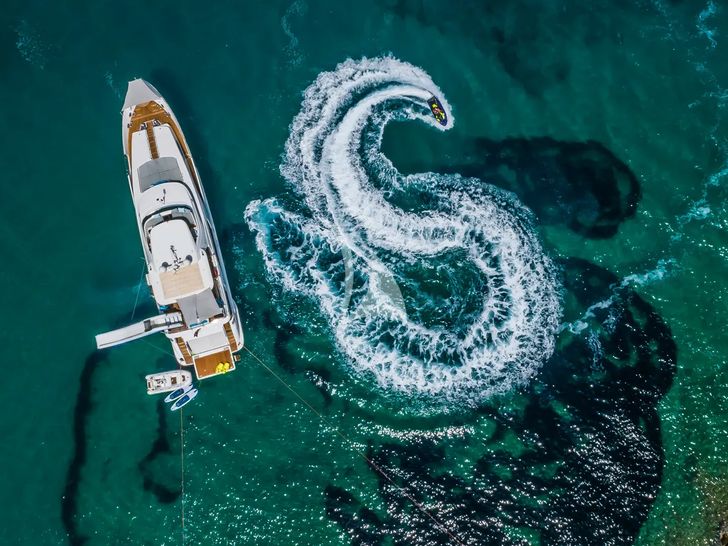 OCEAN DRIVE Benetti Delfino 92 - water activities OCEAN DRIVE Benetti Delfino 92 - water activities