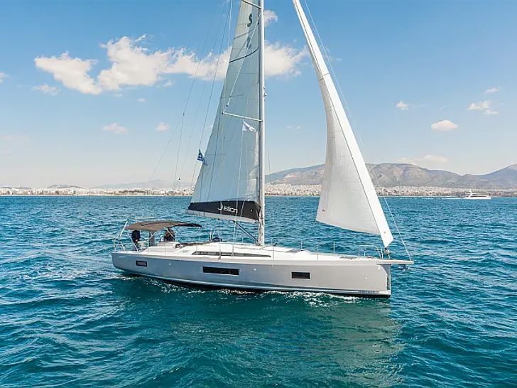 Oceanis 51.1 - side profile Oceanis 51.1 - side profile