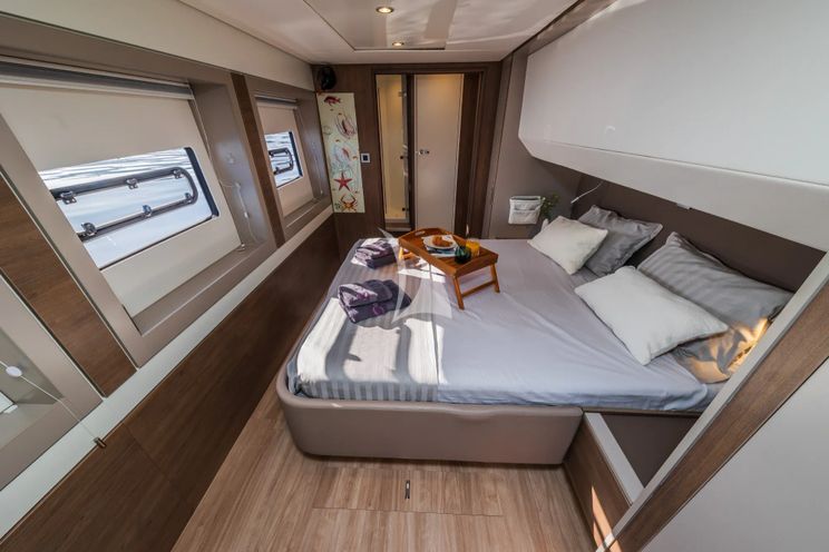 Charter Yacht OCEAN LOUNGE - Bali 5.4 - 5 Cabins - Athens - Mykonos - Paros - Cyclades - Greece
