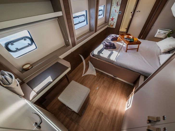 OCEAN LOUNGE Bali 5.4 - master cabin other angle OCEAN LOUNGE Bali 5.4 - master cabin other angle