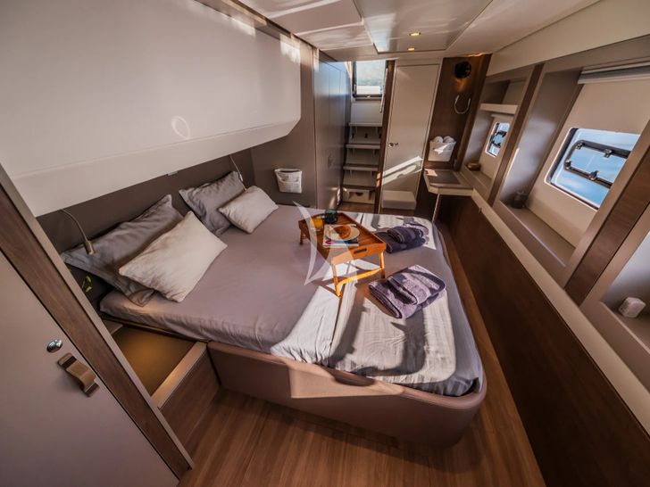 OCEAN LOUNGE Bali 5.4 - master cabin OCEAN LOUNGE Bali 5.4 - master cabin