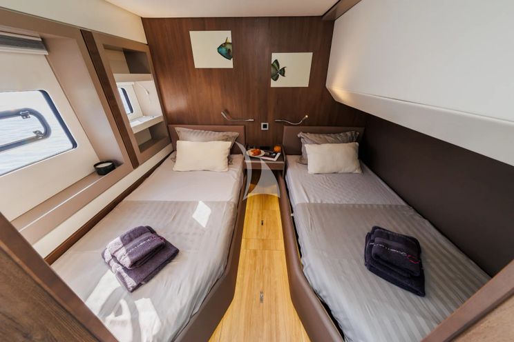 Charter Yacht OCEAN LOUNGE - Bali 5.4 - 5 Cabins - Athens - Mykonos - Paros - Cyclades - Greece