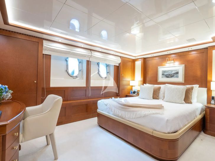 OCEANOS Mondomarine Yacht Starboard Twin OCEANOS Mondomarine Yacht Starboard Twin