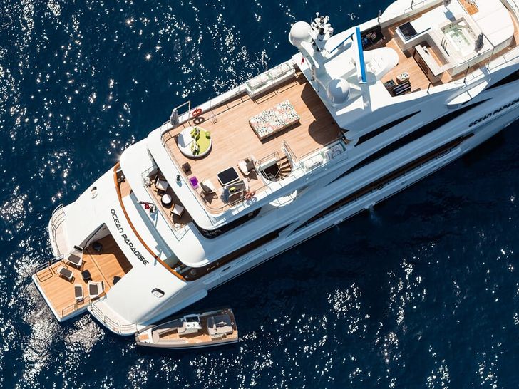 OCEAN PARADISE Benetti55m from above OCEAN PARADISE Benetti55m from above