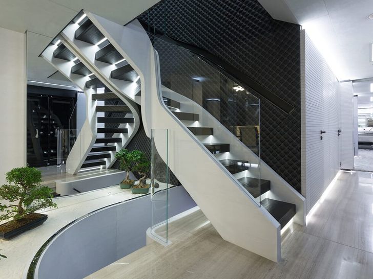 OCEAN PARADISE Benetti55m staircase OCEAN PARADISE Benetti55m staircase