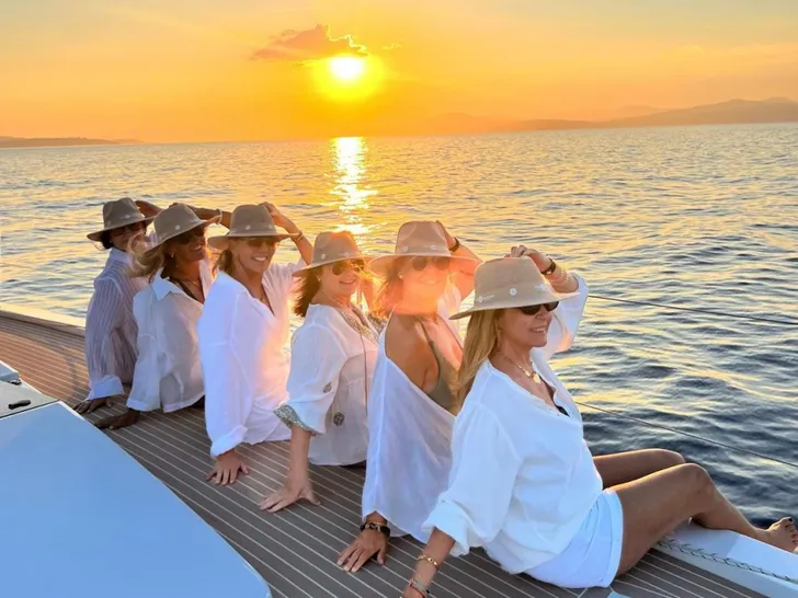 OCEANS ONE Bali 5.8 - sunset experience OCEANS ONE Bali 5.8 - sunset experience